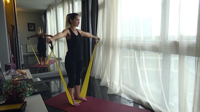 Тренировка с фитнес аксессуарами от OriginalFittools смотреть онлайн