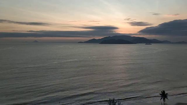 Восход в Нячанге, Вьетнам 🇻🇳. Солнечный рай. смотреть онлайн