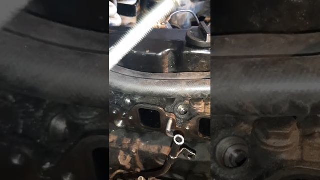 демонтаж форсунки, замена прокладки форсунки. ремонт дизельного мотора td27, qd32eti смотреть онлайн