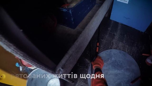 Служба 104 зсередини смотреть онлайн