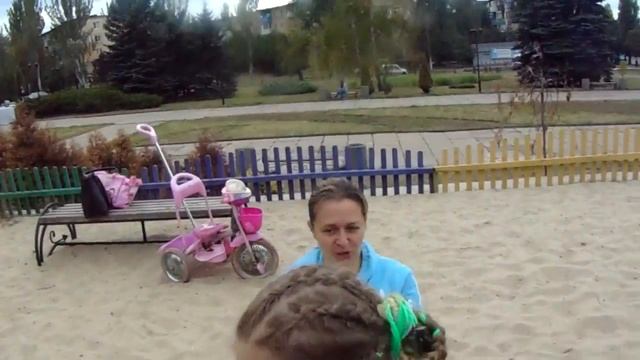 МАМА КАТАЕТСЯ НА КАЧЕЛЯХ Взаимная подписка смотреть онлайн