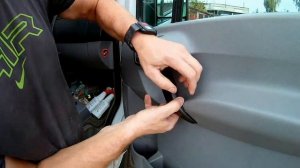 как снять обшивку двери мерседес спринтер , крафтер