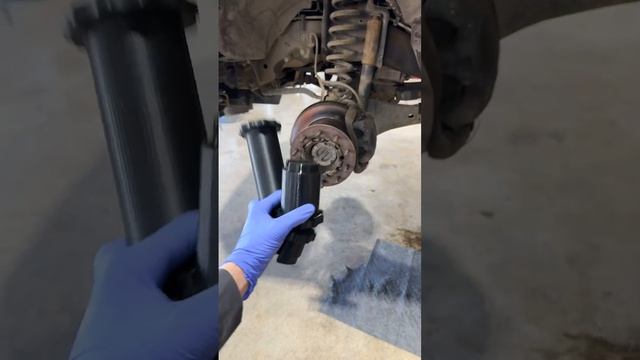 STUCK hub tool | 4x4 Ford Superduty #fordtrucks #fyp смотреть онлайн