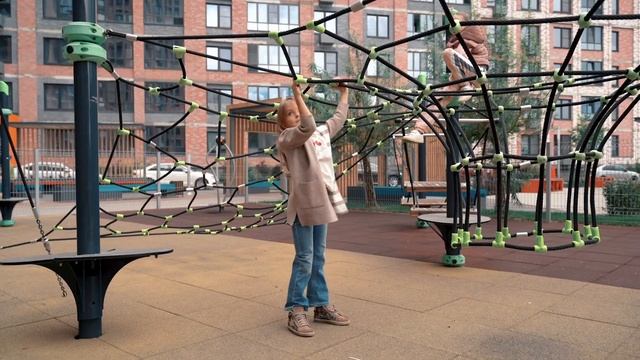 Тест драйв детских площадок в жилых комплексах компании «ВДК»