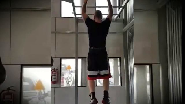 ROBERT HELENIUS STRENGTH AND CONDITIONING TRAINING COMPILATION HD смотреть онлайн
