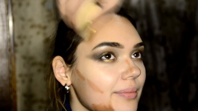 Вечерний макияж Золотистый smoky eyes смотреть онлайн