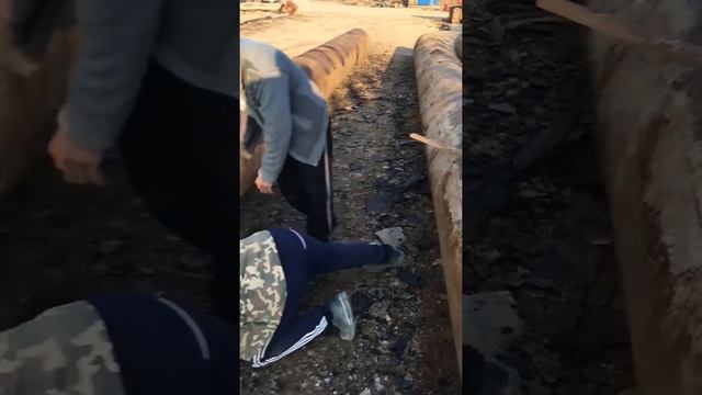 Вырезаем сегмент и 2 стакана для 90 градусов угла 700 трубы смотреть онлайн