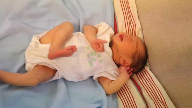 Newborn Baby Kicking and Crying