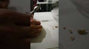 Как почистить не раскрытые фисташки просто