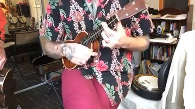 Vintage Martin Style 3K Soprano Ukulele on Reverb, Demo by Ukulelezaza смотреть онлайн