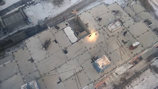 МОНТАЖ ЛИФТОВЫХ ТЮБИНГОВ БАШЕННЫМ КРАНОМ. смотреть онлайн