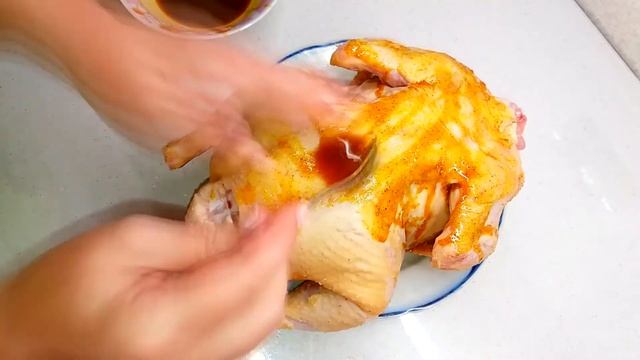 Как запечь курицу в духовке с румяной корочкой. Кулинарный канал "НА КУХНЕ У МАМЫ" смотреть онлайн