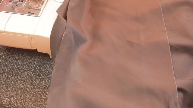 Эти швейные хитрости позволяют сшить карман на молнии в 2 раза быстрее. смотреть онлайн