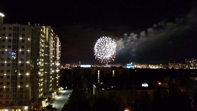 Салют - День работников нефтяной и газовой промышленности - Сургут 03.09.2022 смотреть онлайн