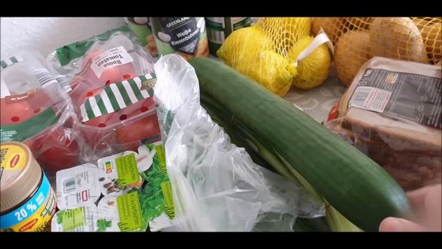 Закупились в пятницу!Дождик в четверг! смотреть онлайн