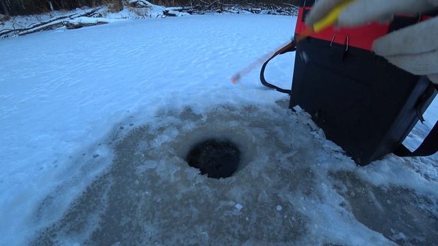 САМОЕ МАЛЕНЬКОЕ ОТКРЫТИЕ СЕЗОНА ЗИМНЕЙ РЫБАЛКИ В БРЕЙТОВСКОМ РАЙОНЕ . РЫБИНКА 2020-2021 смотреть онлайн