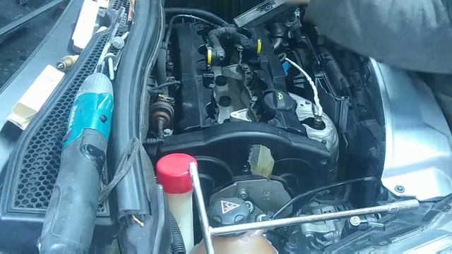 Como cambiar BUJÍAS de ENCENDIDO PEUGEOT ( 208 1.6 16V) / How to change SPARK PLUGS 📢📽️📲 смотреть онлайн