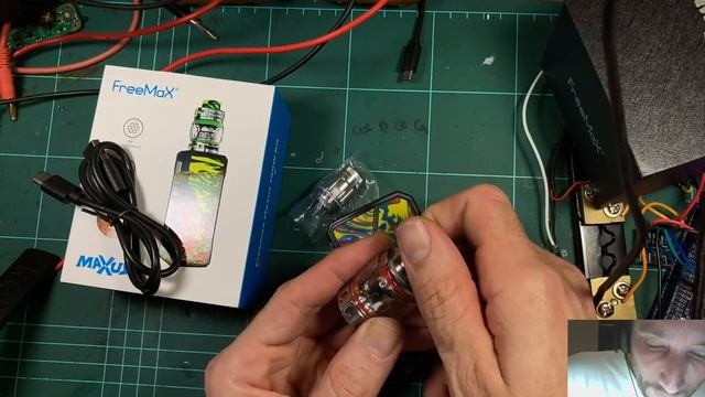 FreeMaX Maxus 100 and 200 unboxing, kinda reviews [SUPER LATE] смотреть онлайн