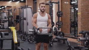 Рейтинг лучших и худших упражнений на бицепс по науке