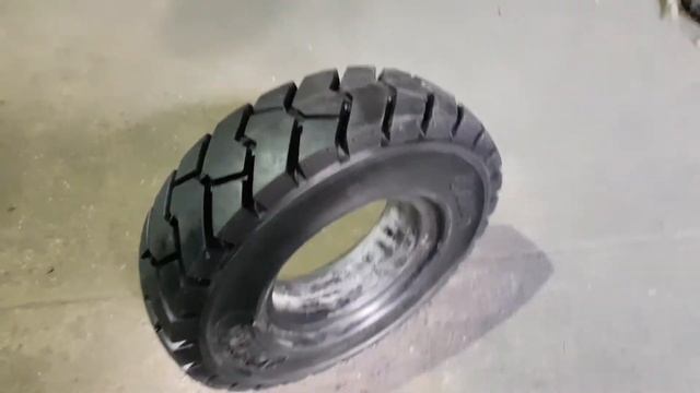 Шина цельнолитая 5.00-8 для вилочных погрузчиков. Магазин Профтехшина. смотреть онлайн
