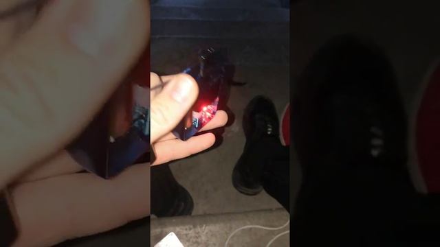 что делать если чарон бейби моргает красным смотреть онлайн