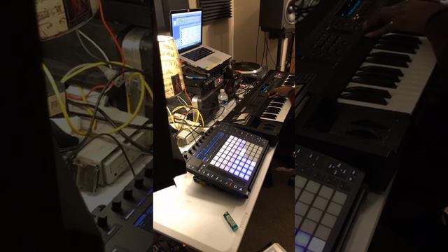 Ensoniq EPS 16 Plus Chopping Samples & Beatmaking смотреть онлайн