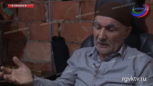 «Little Darginec». Обувщик, подаривший туфли Хабибу Нурмагомедову, основал свой бренд смотреть онлайн