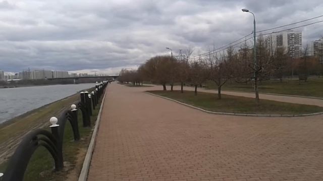 Видео прогулки по... Парки Москвы. Марьино.Парк 850-летия москвы смотреть онлайн