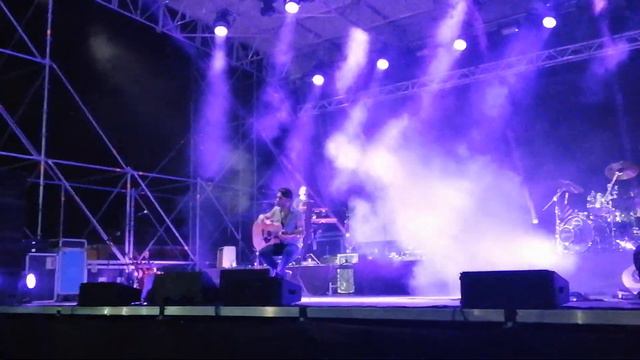 Un'altra vita - Fabrizio Moro live a Pianopoli (CZ) 2018 смотреть онлайн