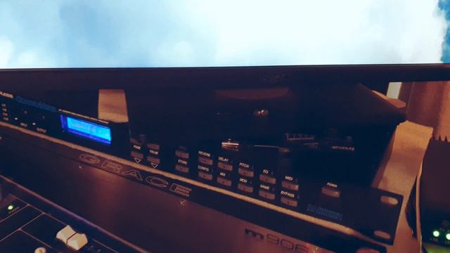 Oberheim DX with E-mu Drumulator EPROMs смотреть онлайн