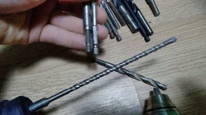 Как вставить сверло в перфоратор и в чем разница между буром и сверлом.