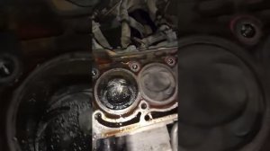 Громко мотор работает