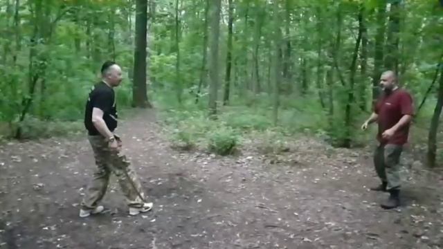 Вилен Бабичев, пока разогревался перед трюками, придумал новые фишки))) смотреть онлайн