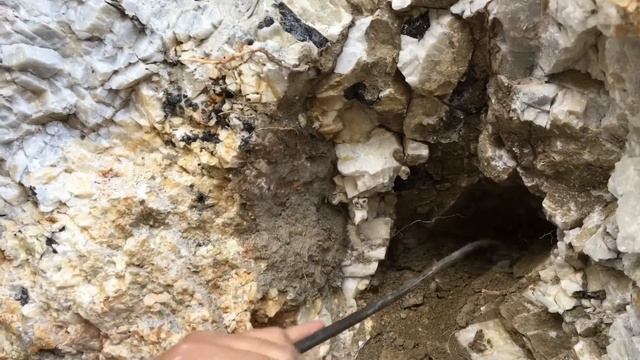Aquamarine mines ||mining in roundu ||pakistan || смотреть онлайн
