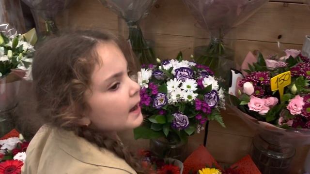 Как выглядит обычный магазин цветов в Израиле в городе Холон |Улица Шенкар 45 смотреть онлайн