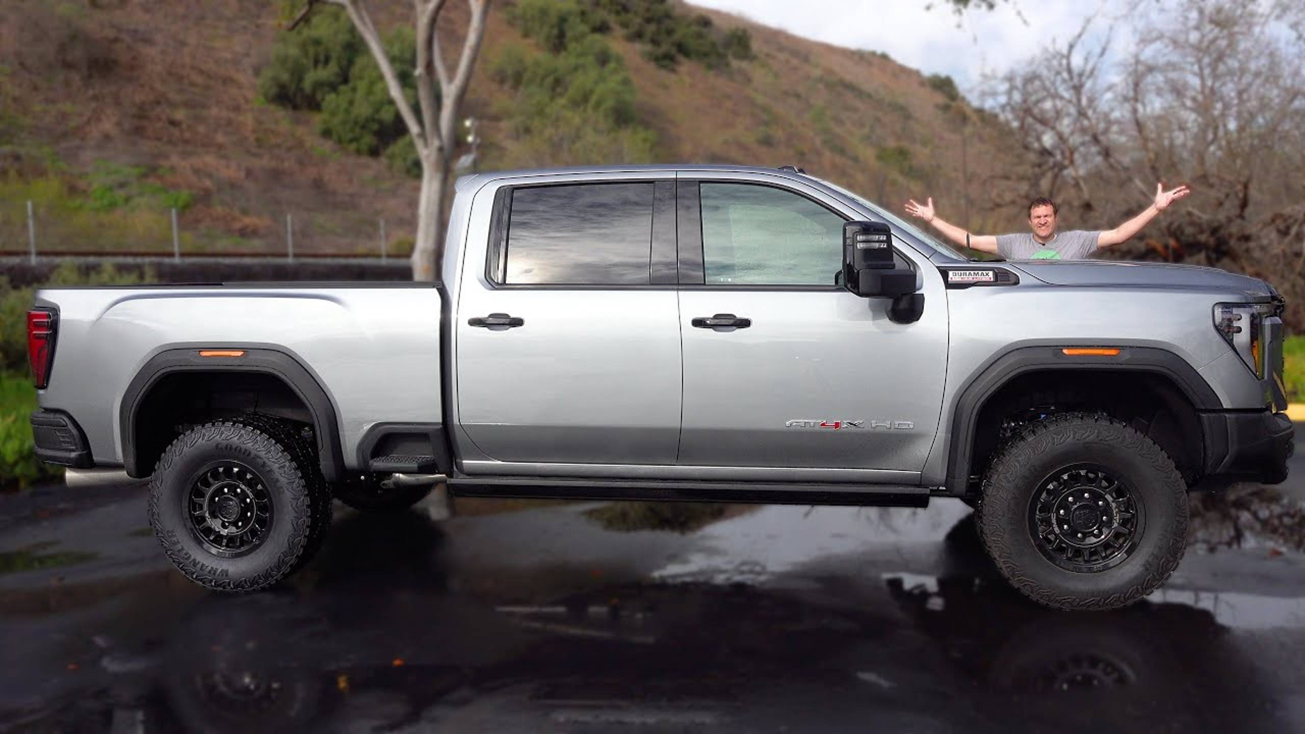 GMC Sierra 2500HD AEV Edition 2024 года, это огромный пикап за $100 000 который проедет где угодно смотреть онлайн