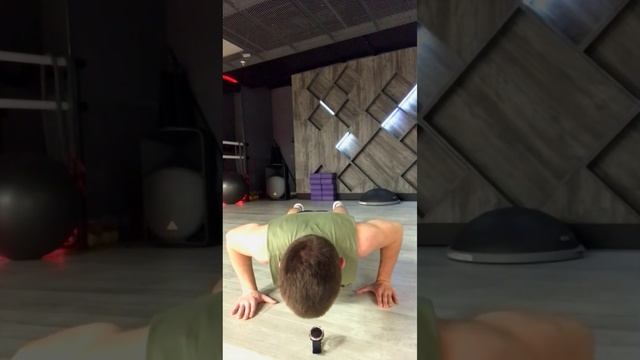 Нереальное отжимание (сможешь повторить?) смотреть онлайн