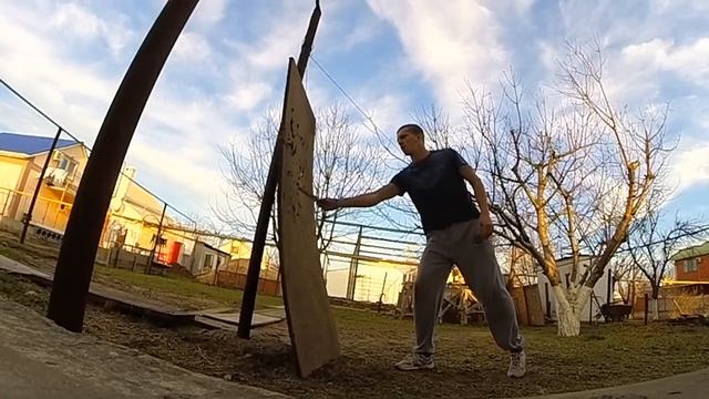 Метание ножа. Как весело провести время если есть GoPro 3 Black edition, нож и редактор видео смотреть онлайн