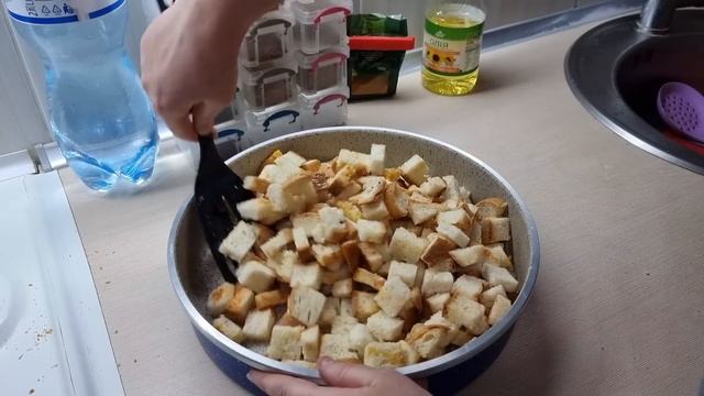 Спасаю хлеб, пока неиспортился...Целый казан зелёного борща прямо с грядки) смотреть онлайн
