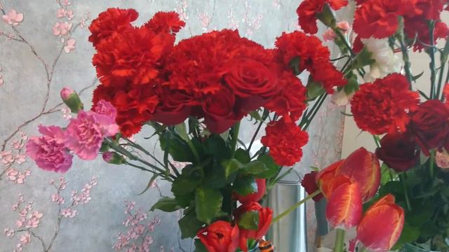 ВЛОГ. ДЕНЬ ПОБЕДЫ // Их СЛИШКОМ МНОГО! За что меня назвали НЕНОРМАЛЬНОЙ? смотреть онлайн