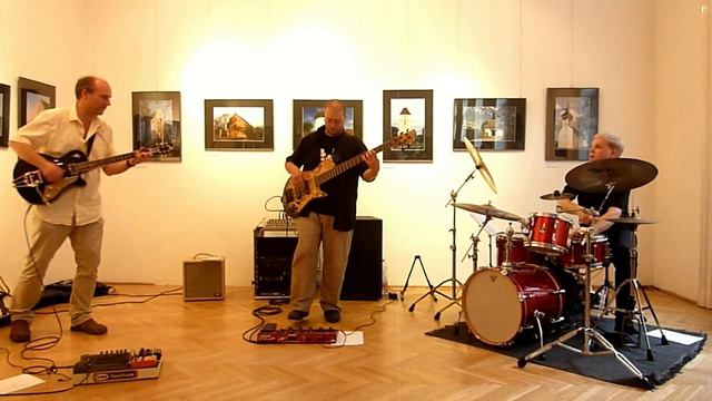 Juhász Gábor Trió a HÁLÓ-ba 2011 06 14 "Dr. Strangelove" смотреть онлайн