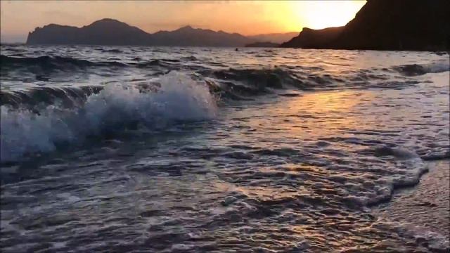 Стихотворение "Море, ну а как тебя не любить" смотреть онлайн