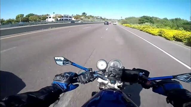 Distracted Driver| Driver in Pontiac Vibe texts while driving on 78 Freeway| Vista CA смотреть онлайн