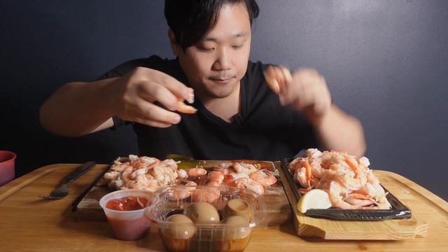 Eating 3.5 lbs of Shrimps! Couldn't Finished them though... l Day 29 l Low Carb Diet смотреть онлайн