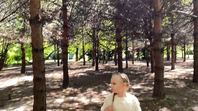 ВЛОГ ГУЛЯЮ с дочей В ПАРКЕ Маски в транспорте смотреть онлайн