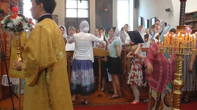Литургия знаменным и византийским распевом г  Губкин 24 мая 2015
