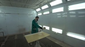 Покраски шпонированных фасадов из МДФ акриловым грунтом, эмалью, патиной  и лаком.