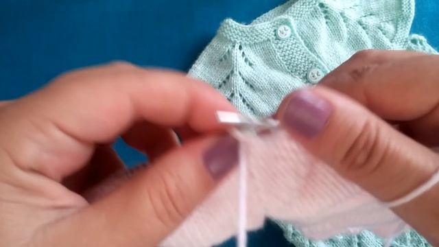 Yakadan başlama bebek yeleği yapılışı (dikişsiz tek parça ) смотреть онлайн