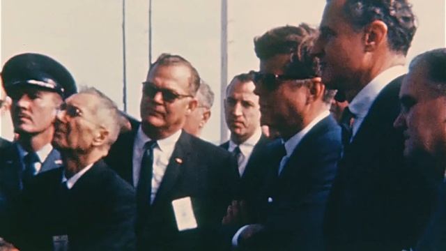 John F Kennedy Tours NASA's Launch Operations Center with Wernher von Braun смотреть онлайн