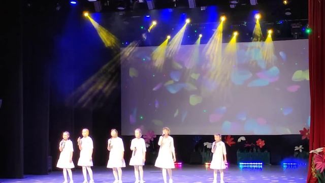 песня "Мама моя" студия эстрадного вокала "Гураненок" 08.03.2022г. смотреть онлайн